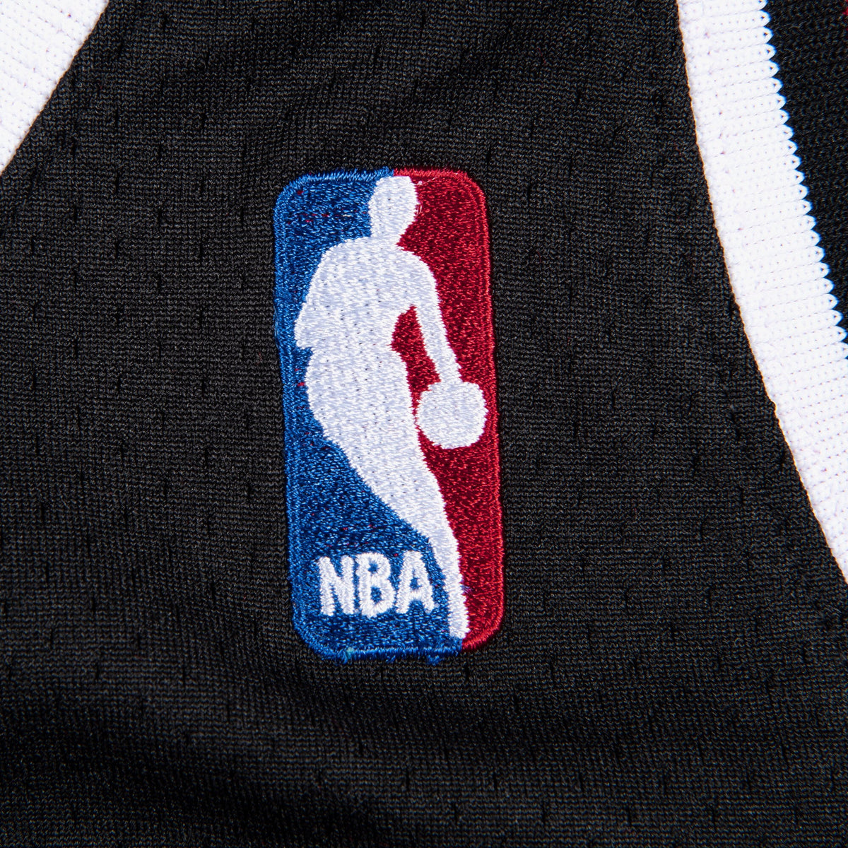 Michael Jordan Chicago Bulls 1997-98 Authentic Alternate Jersey product image 5, provided for visual reference and product