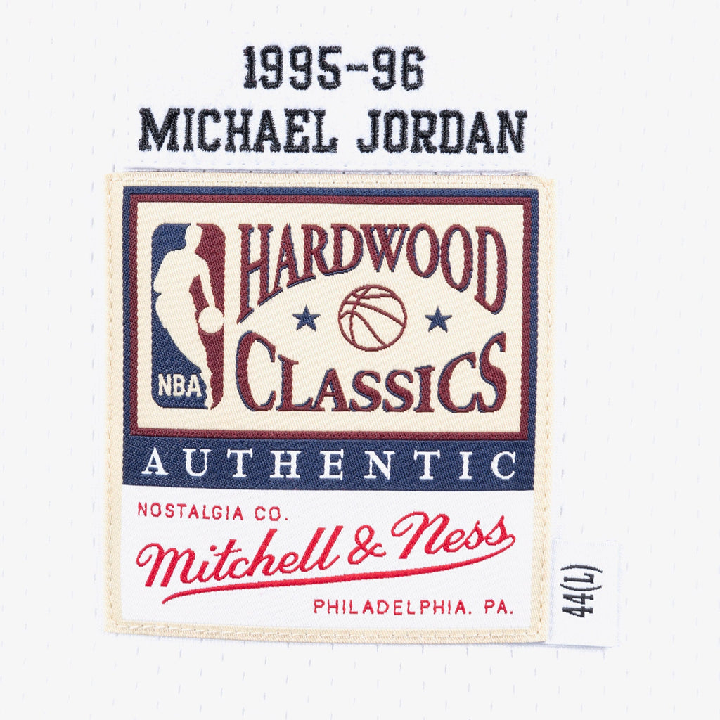 Chicago Bulls Mitchell & Ness Authentic Jersey Home Michael product image 4
