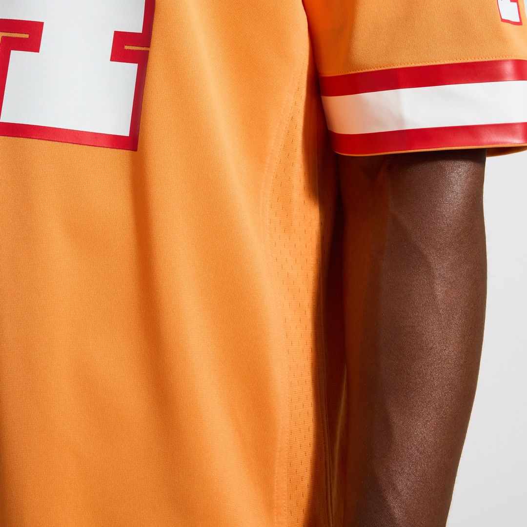 Tampa Bay Buccaneers Chris Godwin Jr. Red Game Player Jersey product image 32, provided for visual reference and product