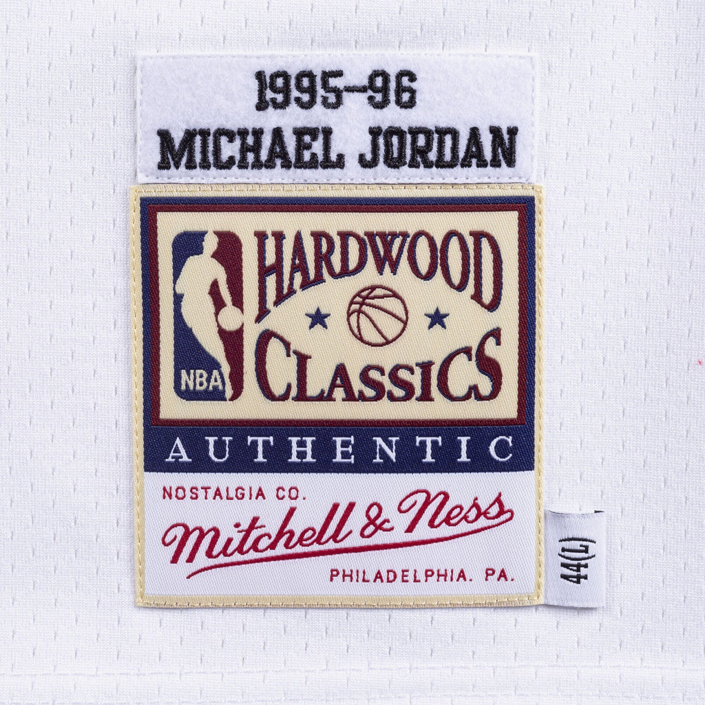 Chicago Bulls Mitchell & Ness Authentic Jersey Michael product image 4
