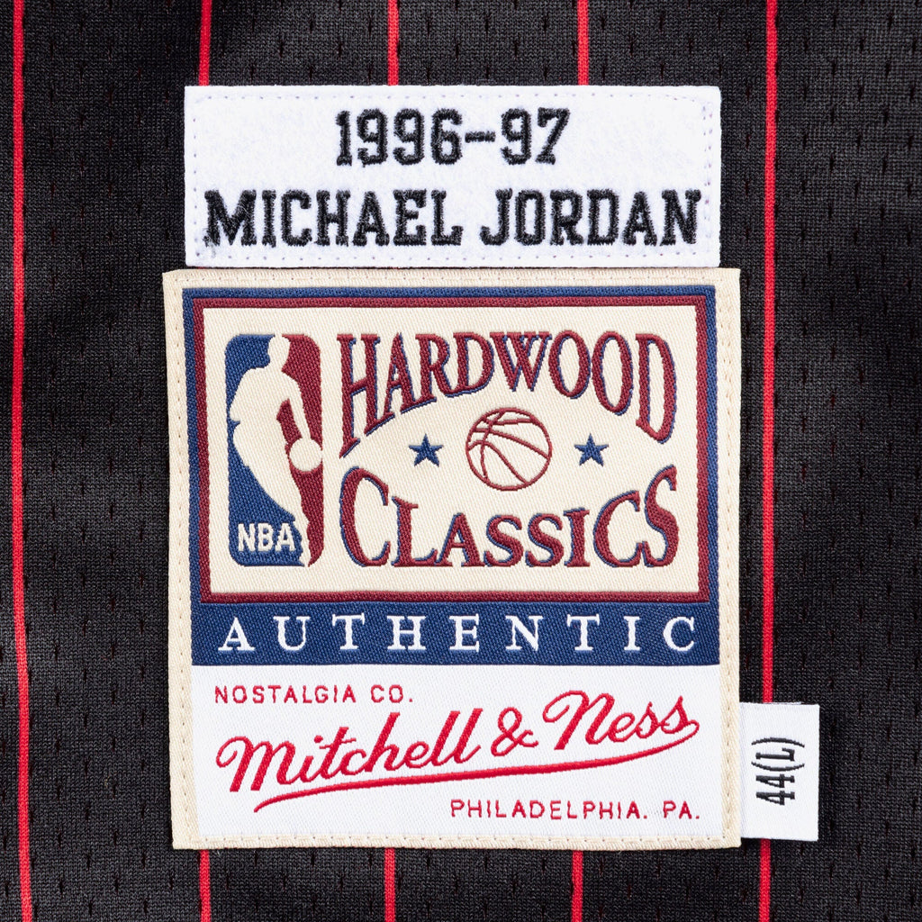 Chicago Bulls Mitchell & Ness Authentic Jersey Alternate product image 4