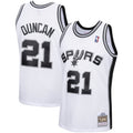 San Antonio Spurs Tim Duncan Mitchell & Ness White 1998/99 Hardwood Classics Swingman Jersey for Men product image 1,