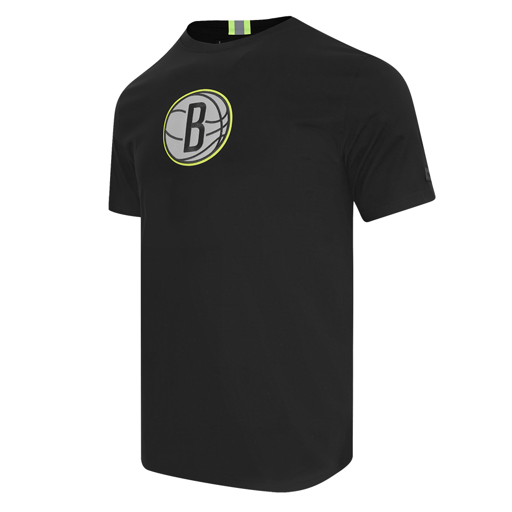 NBA BROOKLYN NETS UNDER THE LIGHTS Men SINGLE JERSEY T-Shirt (BLACK) product image 2, provided for visual reference and