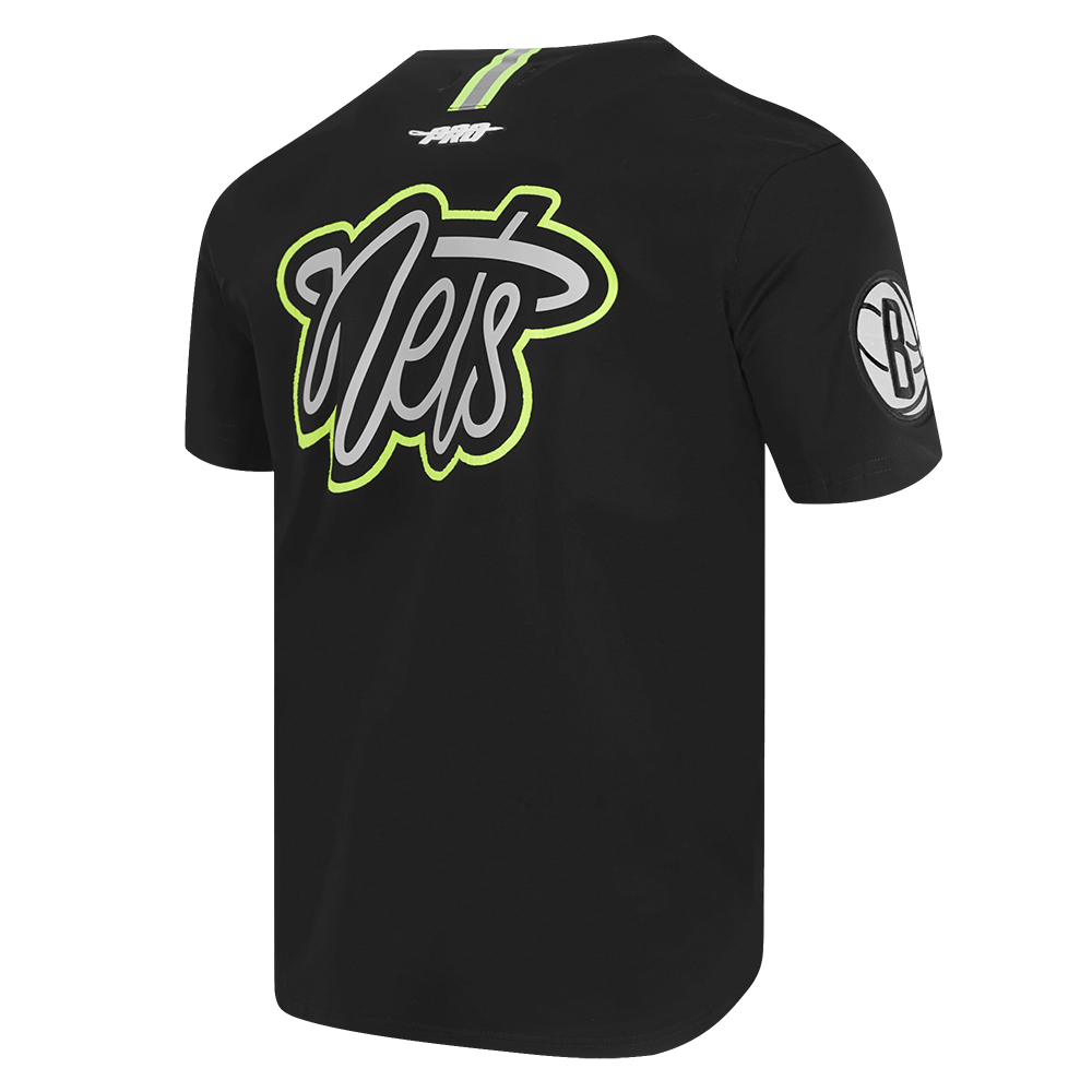 NBA BROOKLYN NETS UNDER THE LIGHTS Men SINGLE JERSEY T-Shirt (BLACK) product image 4, provided for visual reference and