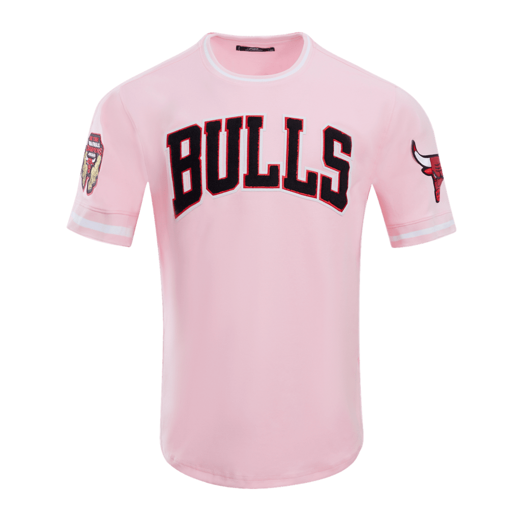 NBA CHICAGO BULLS CLASSIC CHENILLE Men T-Shirt (PINK) product image 1, provided for visual reference and product detail