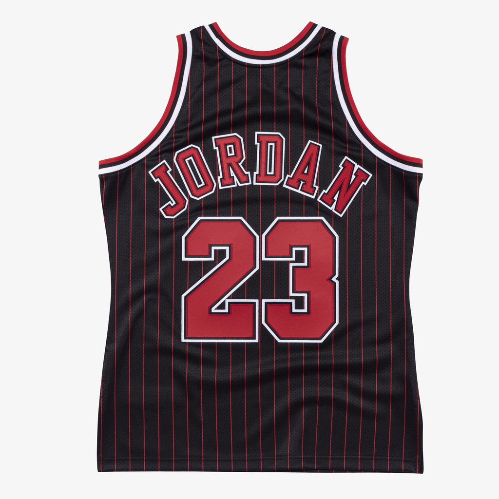 Michael Jordan Chicago Bulls 1995-96 Authentic Jersey product image 3, provided for visual reference and product detail