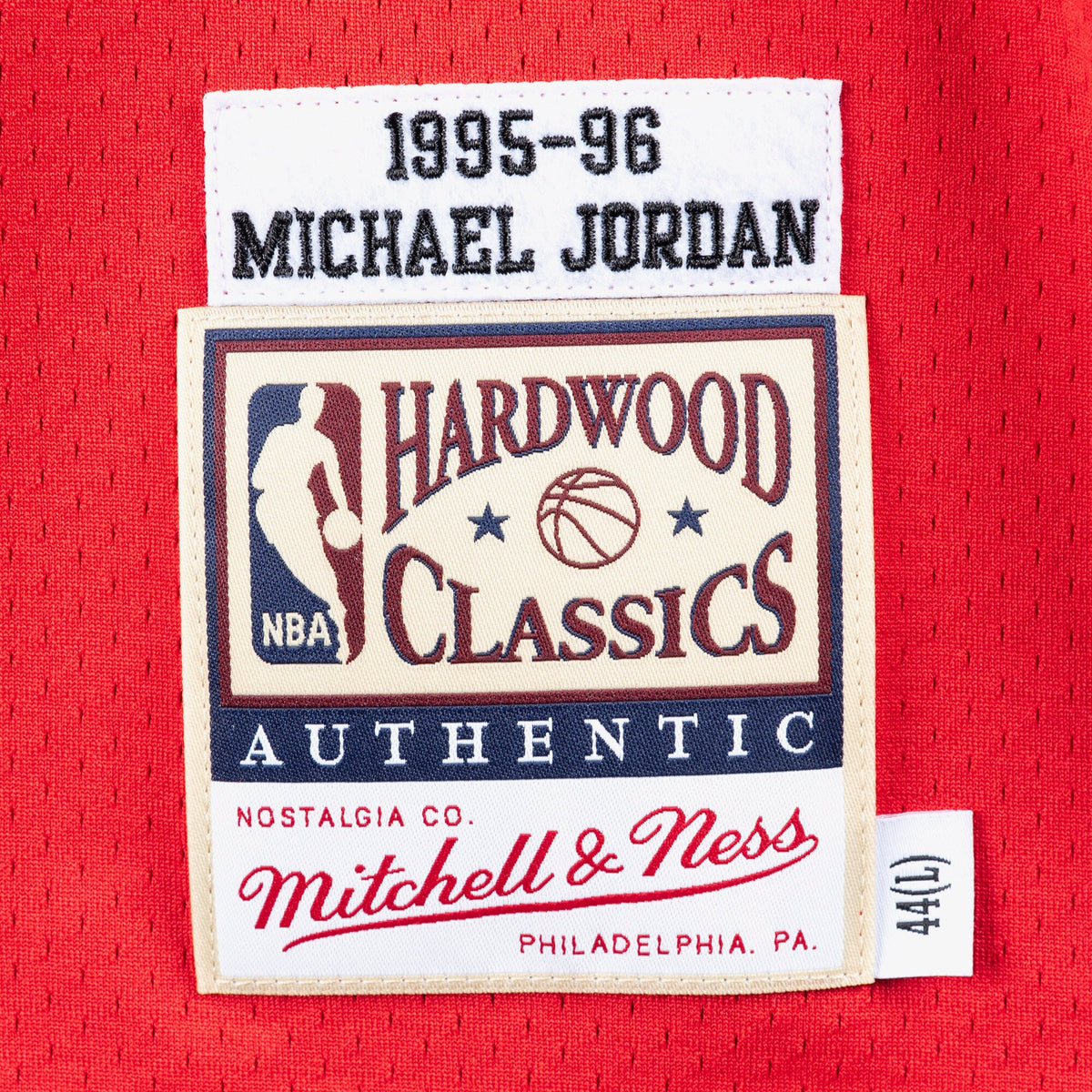 Chicago Bulls Mitchell & Ness Authentic Jersey Road Finals product image 4