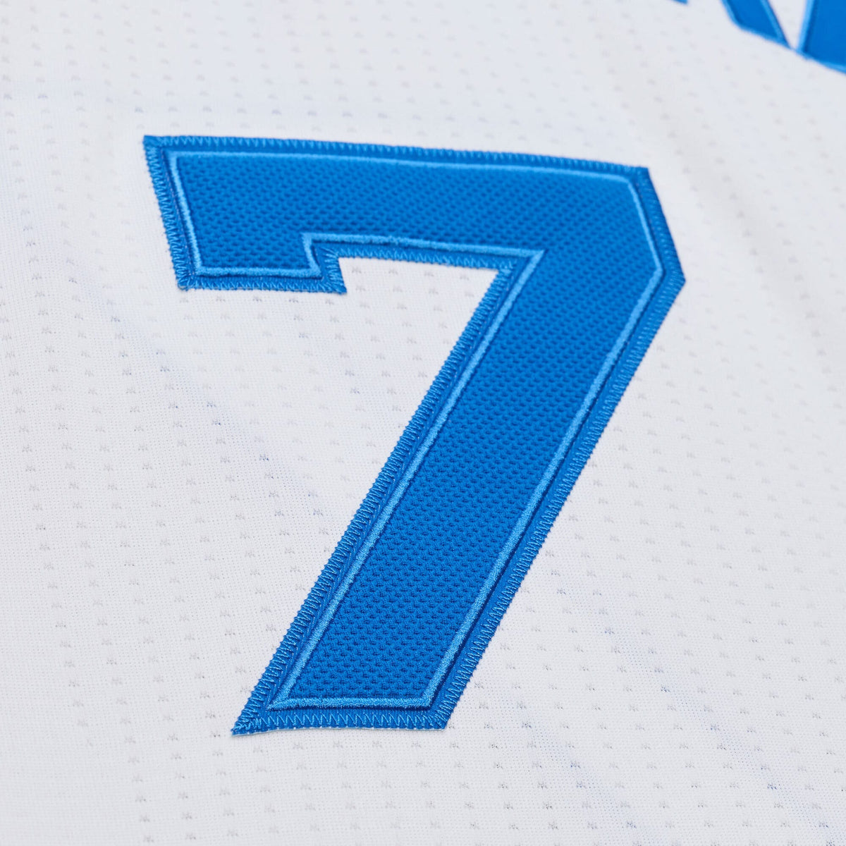 Men's Mitchell & Ness Carmelo Anthony White New York Knicks product image 4